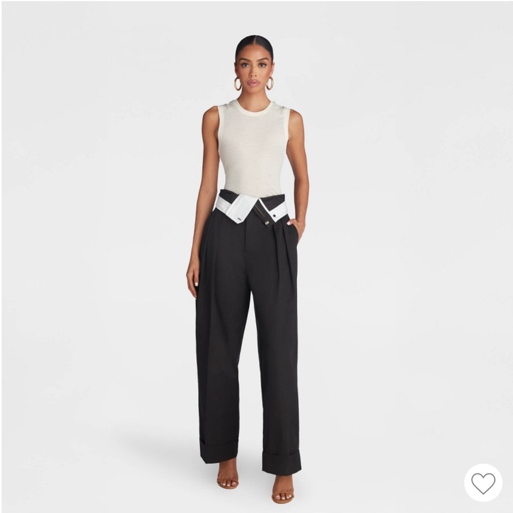 High-Waist Wide Leg Trousers in Black